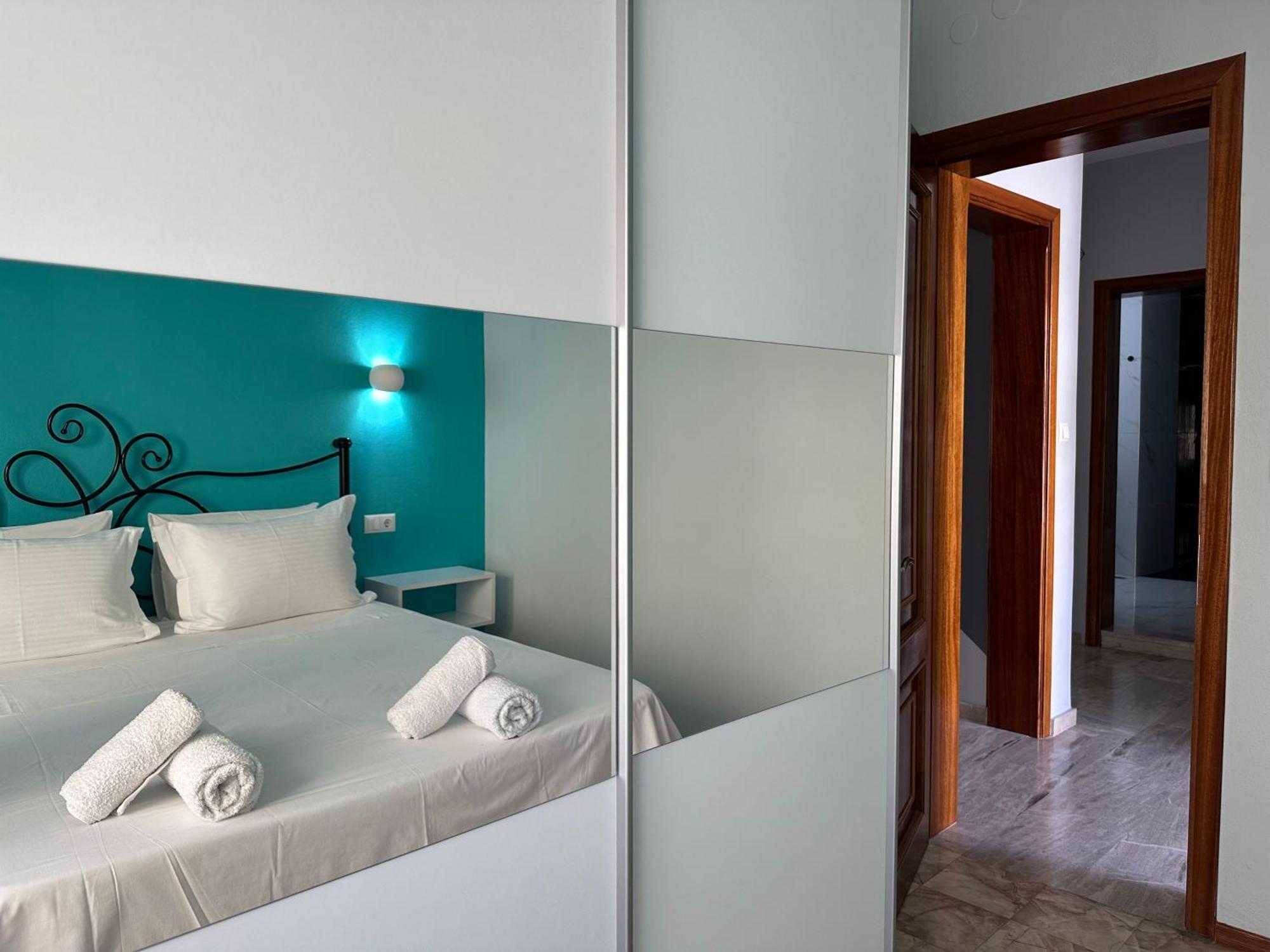 W Pearl Suite Néa Péramos エクステリア 写真