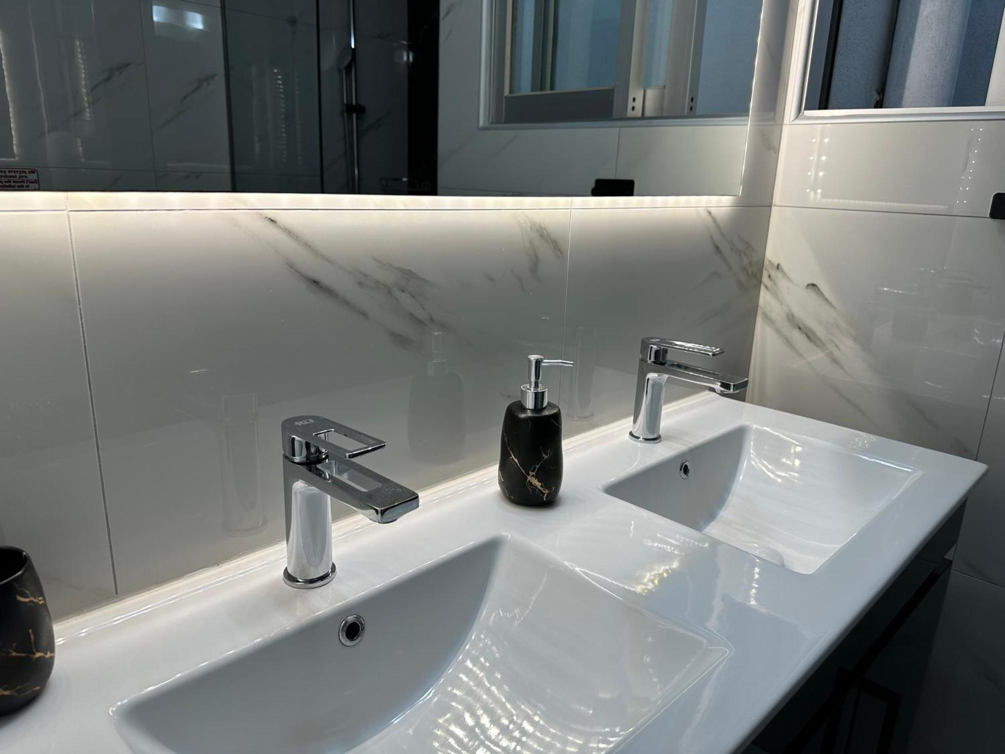 W Pearl Suite Néa Péramos エクステリア 写真