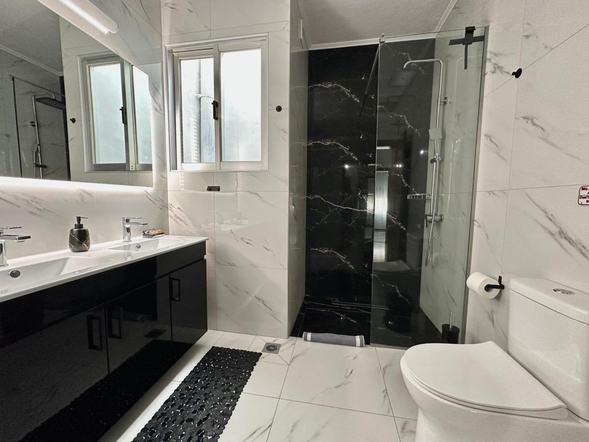 W Pearl Suite Néa Péramos エクステリア 写真